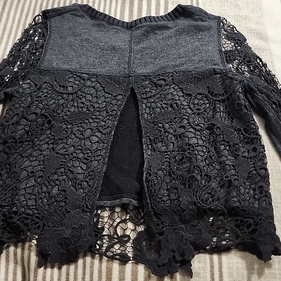 Free People “Pretty Rad” Sweater Gray Lace Crochet Split Back - Picture 7 of 8